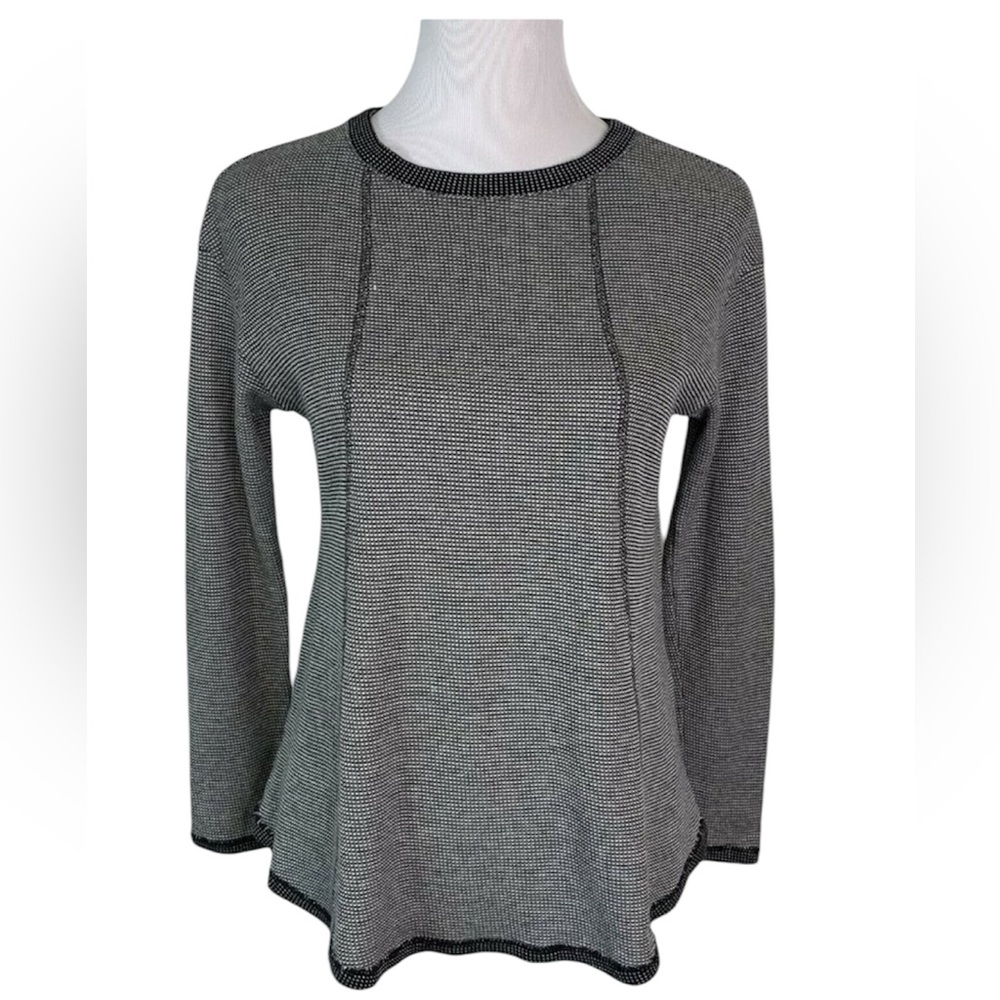 J. Jill Inside Out Scoop Neck
Thermal Top Black & White Pullover Top Sz Medium